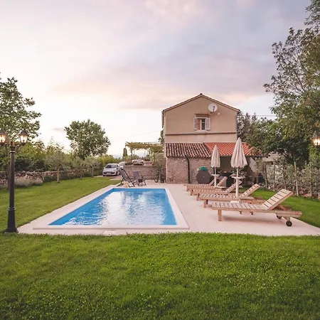 Village „ M „ Villa *