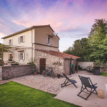 Vilă Village „ M „