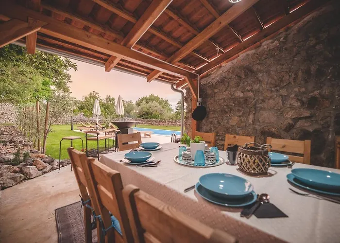 Village „ M „ * Malinska