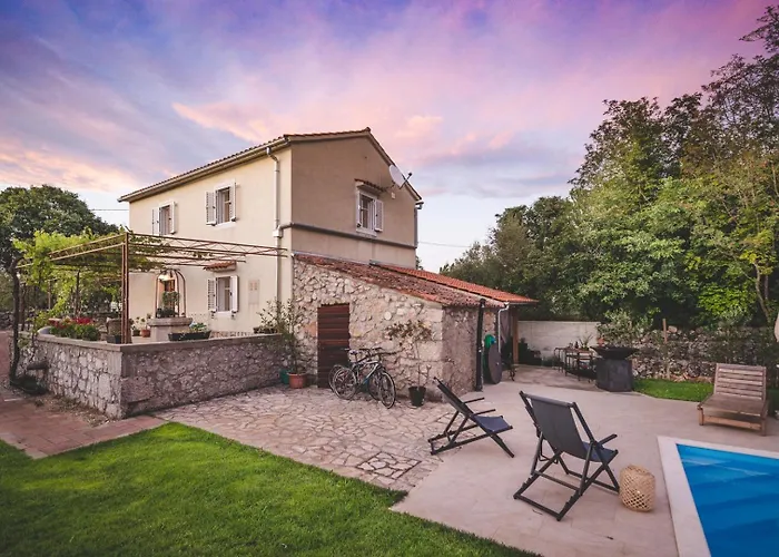 Vila Village „ M „